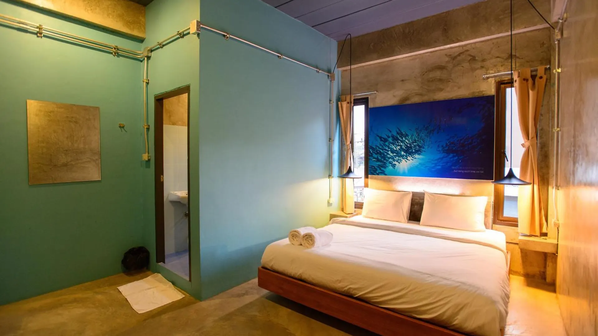 Seabox Khaolak Hostel Khao Lak